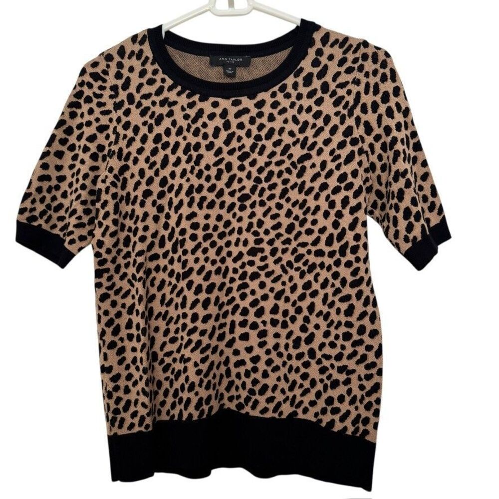 Ann Taylor MEDIUM PETITE Cheetah Print Sweater Tee Short Sleeve Big Cat Animal